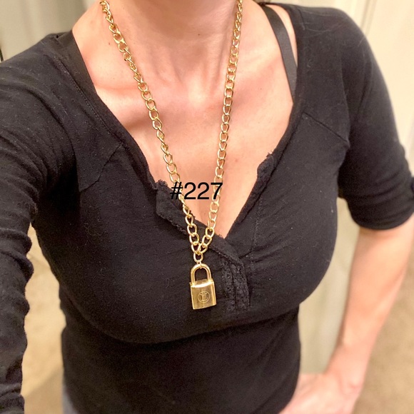 🔒Louis Vuitton Lock Necklace vintage lock🔒 - Picture 2 of 5